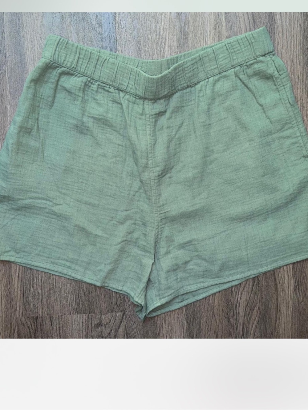 Boho Style Green Pull-on Elastic Shorts - Women’s Medium NWT - Picture 2 of 4